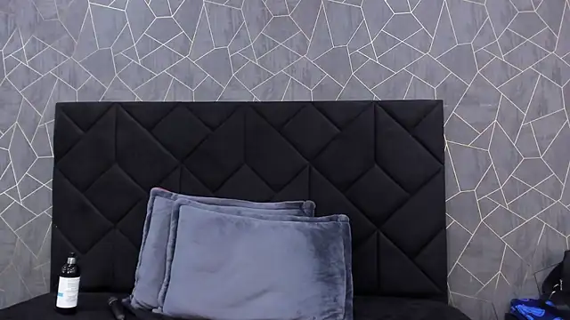 NicoleJonss online show from 13, 3, 2025