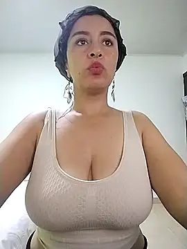 Snapshot of hailey85 chatting on 6, 1, 2026 hailey85 online show from 6, 1, 2026