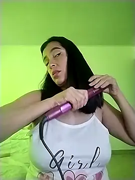 Snapshot of hailey85 chatting on 6, 2, 2026 hailey85 online show from 6, 2, 2026