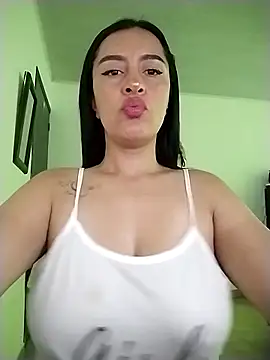 Snapshot of hailey85 chatting on 1, 3, 2026 hailey85 online show from 1, 3, 2026