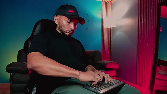 maximusclark1 online show from 13, 1, 2026