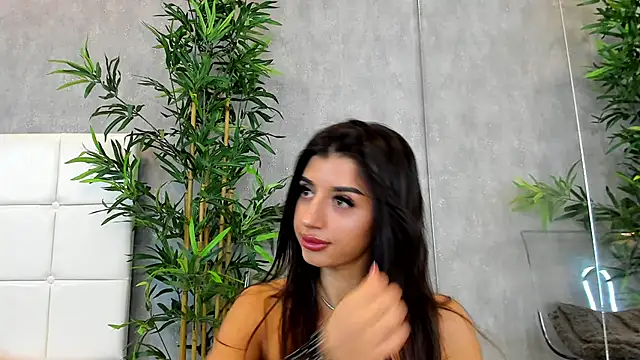 Snapshot of KatelynSparks chatting on 6, 3, 2025 KatelynSparks online show from 6, 3, 2025