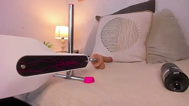 Caroline dh online show from 15, 4, 2026