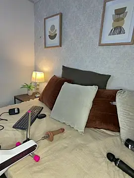 Caroline dh online show from 19, 5, 2026