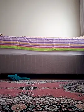 nyraminyon online show from 3, 10, 2025