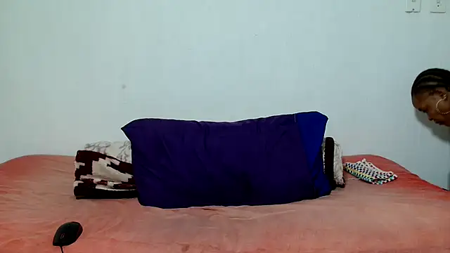 Snapshot of Feathergal69_ chatting on 8, 5, 2026 Feathergal69 online show from 8, 5, 2026