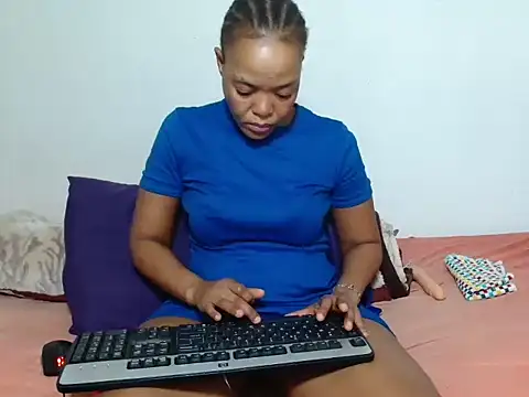 Snapshot of Feathergal69_ chatting on 14, 5, 2026 Feathergal69 online show from 14, 5, 2026