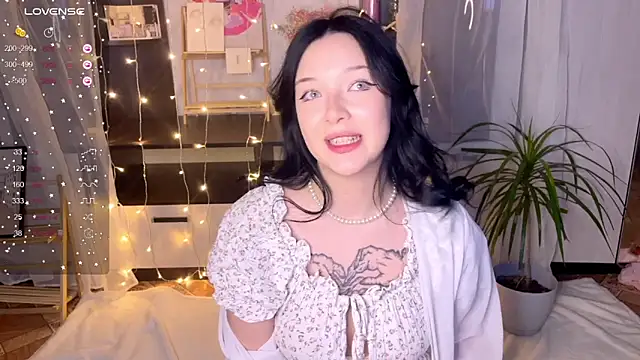 Snapshot of EmmaKittyCat chatting on 29, 11, 2025 EmmaKittyCat online show from 29, 11, 2025