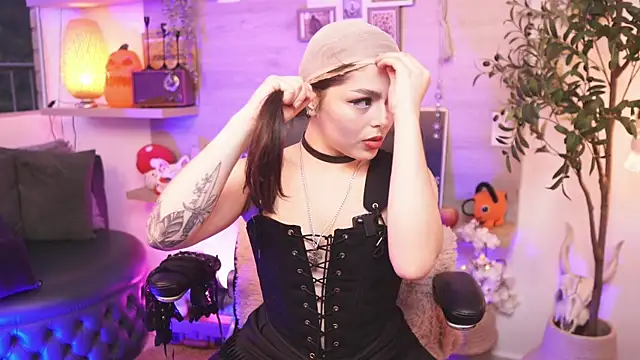 Snapshot of Dear_Morgan chatting on 28, 10, 2025 Dear Morgan online show from 28, 10, 2025