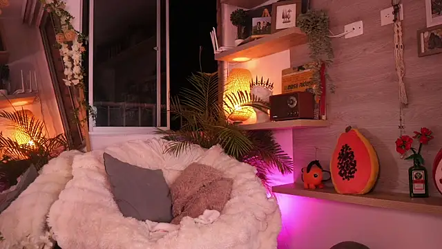 Snapshot of Dear_Morgan chatting on 18, 12, 2025 Dear Morgan online show from 18, 12, 2025