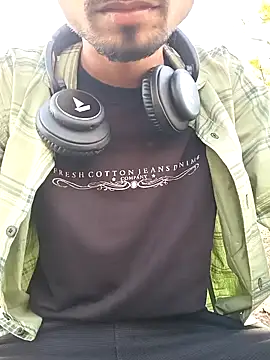 Snapshot of Piyush_2024 chatting on 2, 2, 2025 Piyush 2024 online show from 2, 2, 2025