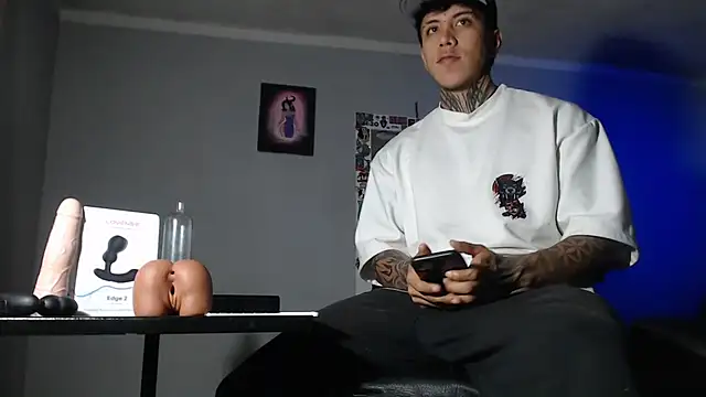 Nickhot0609 online show from 27, 1, 2025