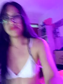 AleFantasy0001 online show from 25, 1, 2025