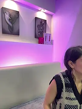 Melodi Roux online show from 9, 2, 2026