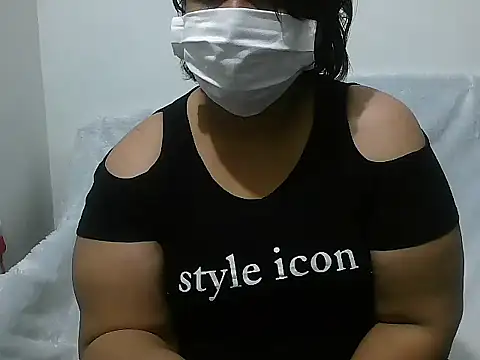 Queen of boobs01 online show from 31, 12, 2024