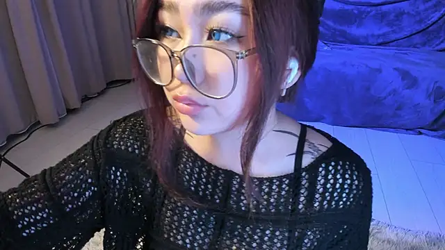 Yuriko May online show from 29, 1, 2025