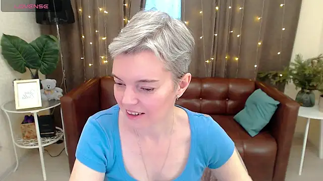 Cutie Erikaa1 online show from 27, 12, 2024