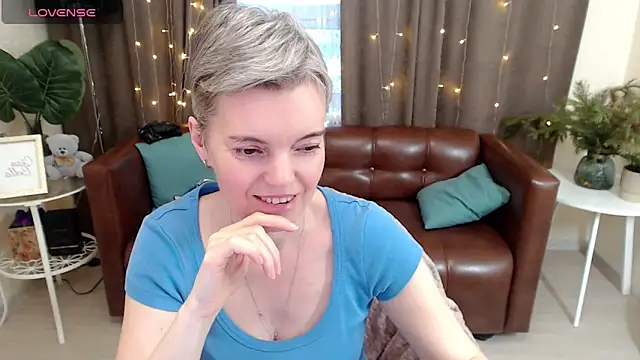 Cutie Erikaa1 online show from 28, 12, 2024