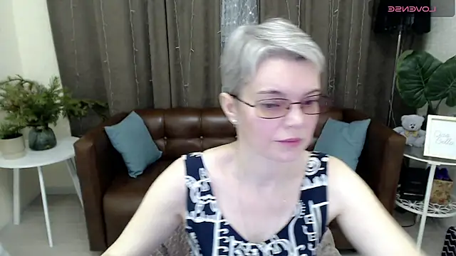 Cutie Erikaa1 online show from 29, 12, 2024