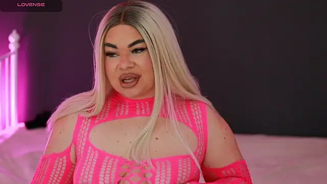 Snapshot of MissLilaa chatting on 20, 12, 2024 MissLilaa online show from 20, 12, 2024