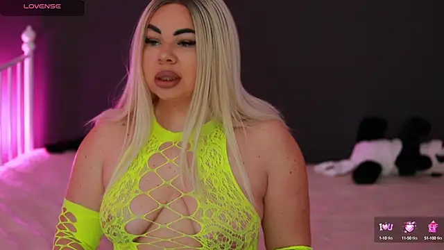 Snapshot of MissLilaa chatting on 21, 12, 2024 MissLilaa online show from 21, 12, 2024