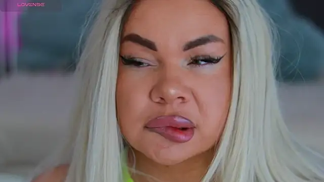 Snapshot of MissLilaa chatting on 16, 1, 2025 MissLilaa online show from 16, 1, 2025