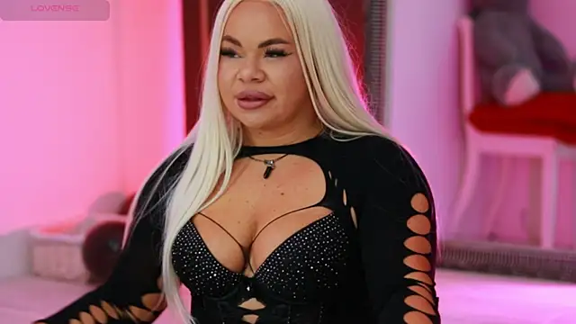 Snapshot of MissLilaa chatting on 2, 3, 2025 MissLilaa online show from 2, 3, 2025