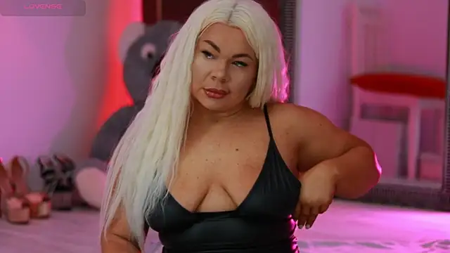 Snapshot of MissLilaa chatting on 14, 3, 2025 MissLilaa online show from 14, 3, 2025