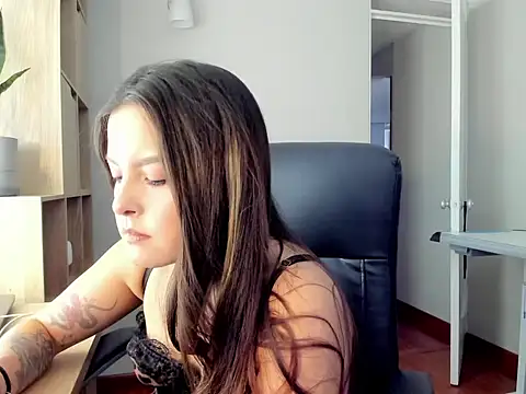 Snapshot of AmandaCallum chatting on 11, 7, 2026 AmandaCallum online show from 11, 7, 2026