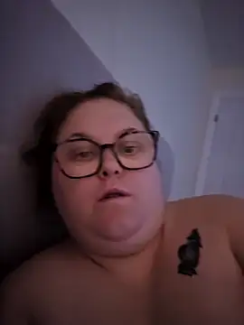 Snapshot of Tallulah-mae-xoxox chatting on 12, 11, 2025 Tallulah-mae-xoxox online show from 12, 11, 2025