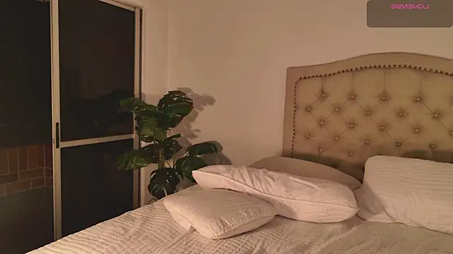 Snapshot of Scarlett_grand chatting on 7, 10, 2025 Scarlett grand online show from 7, 10, 2025