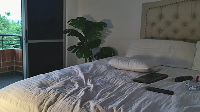 Snapshot of Scarlett_grand chatting on 5, 11, 2025 Scarlett grand online show from 5, 11, 2025