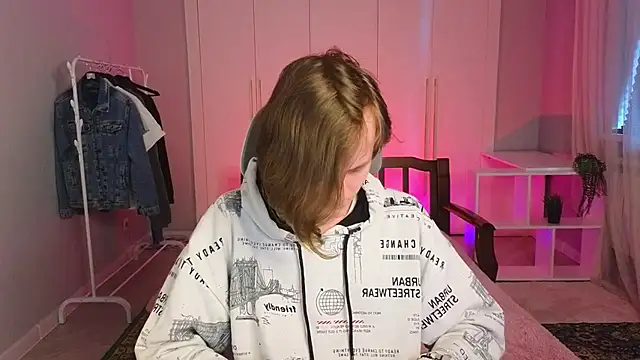 Snapshot of nikompell chatting on 18, 3, 2025 nikompell online show from 18, 3, 2025