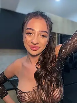 Snapshot of LaraVegas_ chatting on 10, 9, 2025 LaraVegas online show from 10, 9, 2025