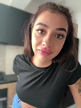 Snapshot of LaraVegas_ chatting on 22, 9, 2025 LaraVegas online show from 22, 9, 2025