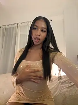 Snapshot of IamCrystal2 chatting on 1, 12, 2025 IamCrystal2 online show from 1, 12, 2025