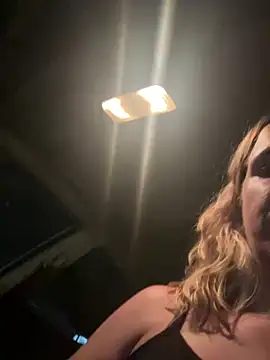 Snapshot of Bia_sexynovaes chatting on 3, 3, 2025 Bia sexynovaes online show from 3, 3, 2025