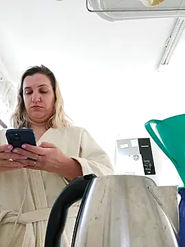 Snapshot of Bia_sexynovaes chatting on 15, 10, 2025 Bia sexynovaes online show from 15, 10, 2025