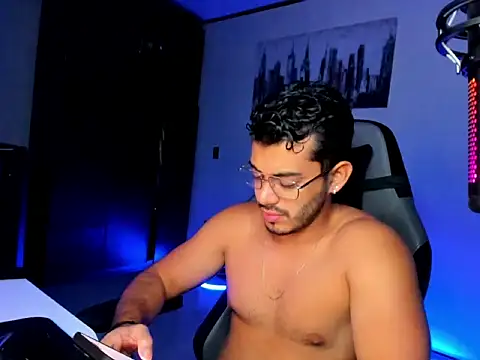 Snapshot of BrunoD31 chatting on 2, 12, 2024 BrunoD31 online show from 2, 12, 2024