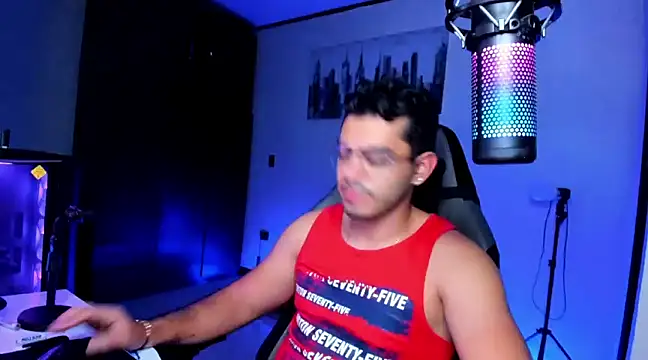 Snapshot of BrunoD31 chatting on 14, 2, 2025 BrunoD31 online show from 14, 2, 2025