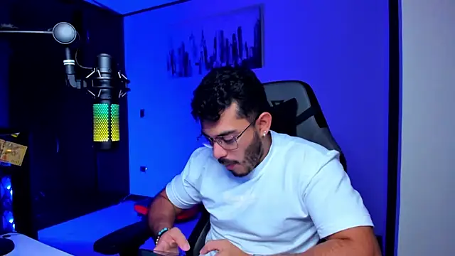 Snapshot of BrunoD31 chatting on 14, 10, 2025 BrunoD31 online show from 14, 10, 2025