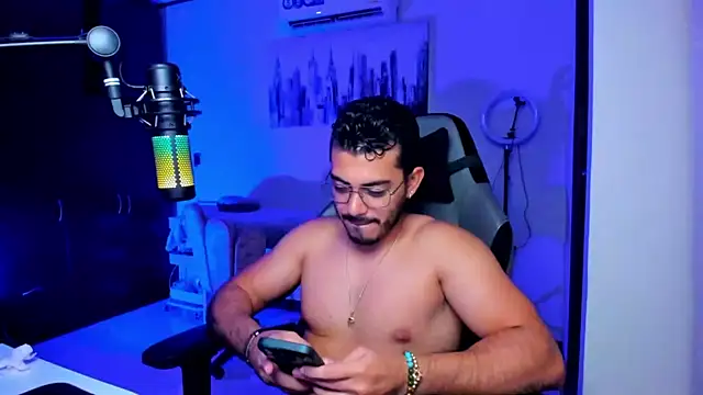 Snapshot of BrunoD31 chatting on 24, 10, 2025 BrunoD31 online show from 24, 10, 2025