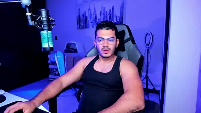 Snapshot of BrunoD31 chatting on 27, 10, 2025 BrunoD31 online show from 27, 10, 2025