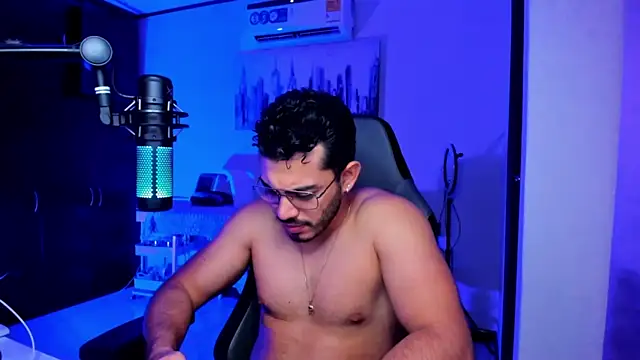 Snapshot of BrunoD31 chatting on 2, 11, 2025 BrunoD31 online show from 2, 11, 2025