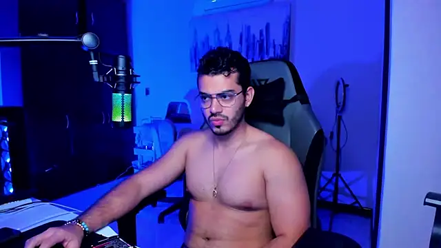 Snapshot of BrunoD31 chatting on 15, 11, 2025 BrunoD31 online show from 15, 11, 2025