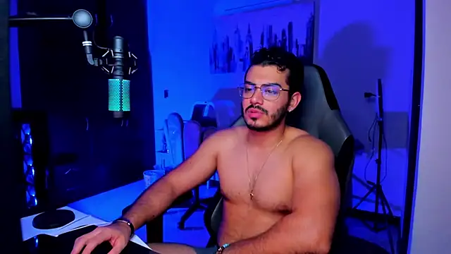 Snapshot of BrunoD31 chatting on 28, 11, 2025 BrunoD31 online show from 28, 11, 2025