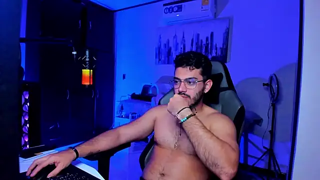 Snapshot of BrunoD31 chatting on 15, 12, 2025 BrunoD31 online show from 15, 12, 2025