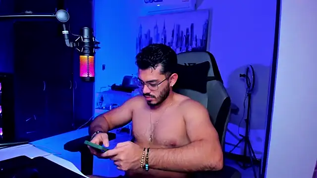 Snapshot of BrunoD31 chatting on 16, 12, 2025 BrunoD31 online show from 16, 12, 2025