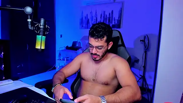 Snapshot of BrunoD31 chatting on 17, 12, 2025 BrunoD31 online show from 17, 12, 2025