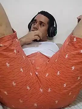 Snapshot of CRISTHIAN_GREY01 chatting on 5, 12, 2024 CRISTHIAN GREY01 online show from 5, 12, 2024